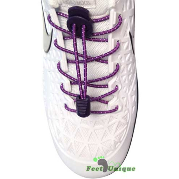 Raidalliset lukolliset violetit kengännauhat