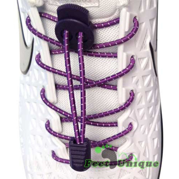 Raidalliset lukolliset violetit kengännauhat