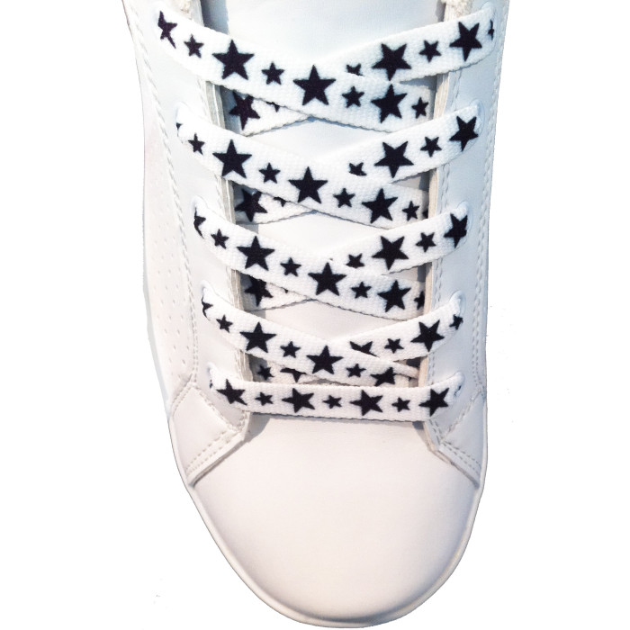 Kengännauhat - 10 mm valkoiset mustilla tähdillä